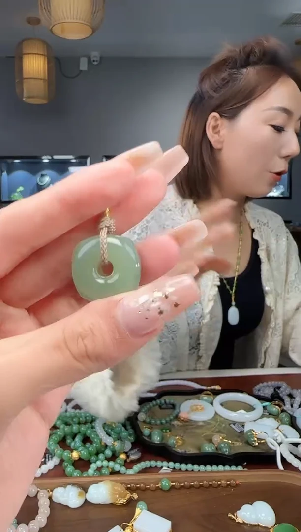 和田玉未镶嵌吊坠(不含链)1