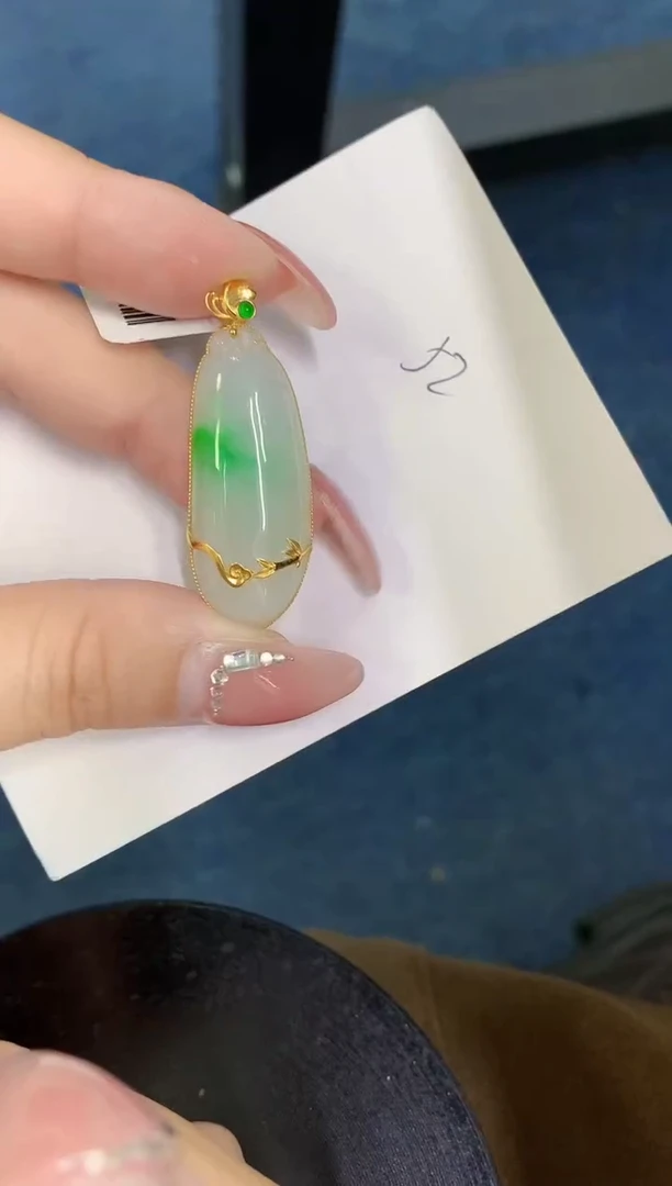 【闪购商品】翡翠颈饰18K金镶嵌000000000