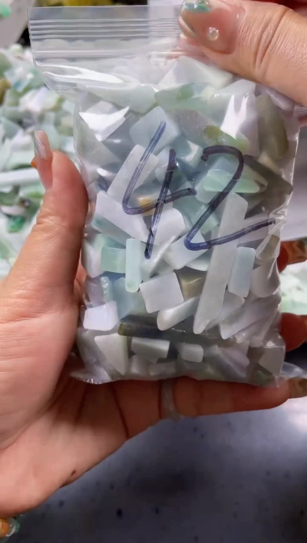 配石翡翠天然翡翠小号500克42