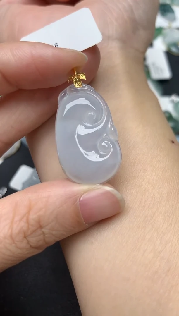 颈饰18K金镶嵌翡翠天然缅甸A货翡翠