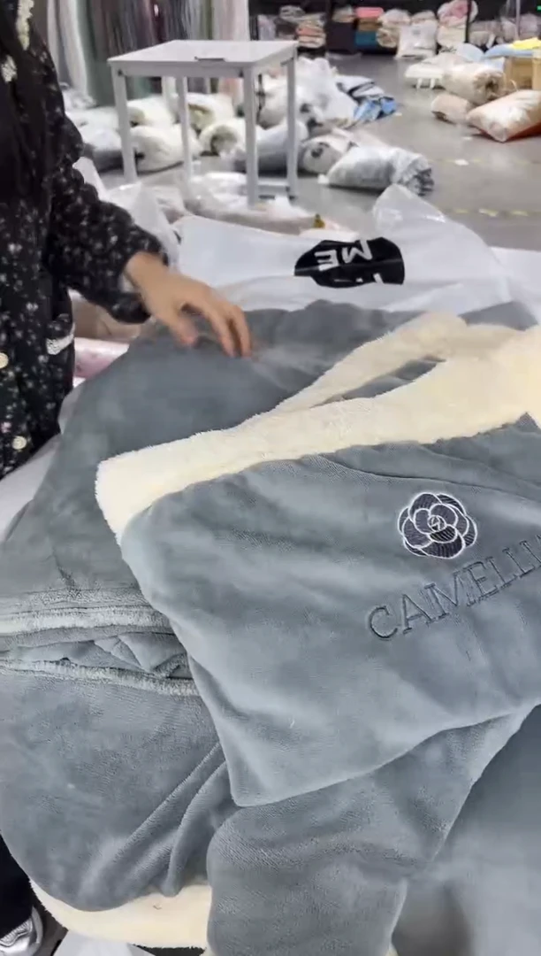 氨纶2米宽花边绒四件套小香风灰色 床单款