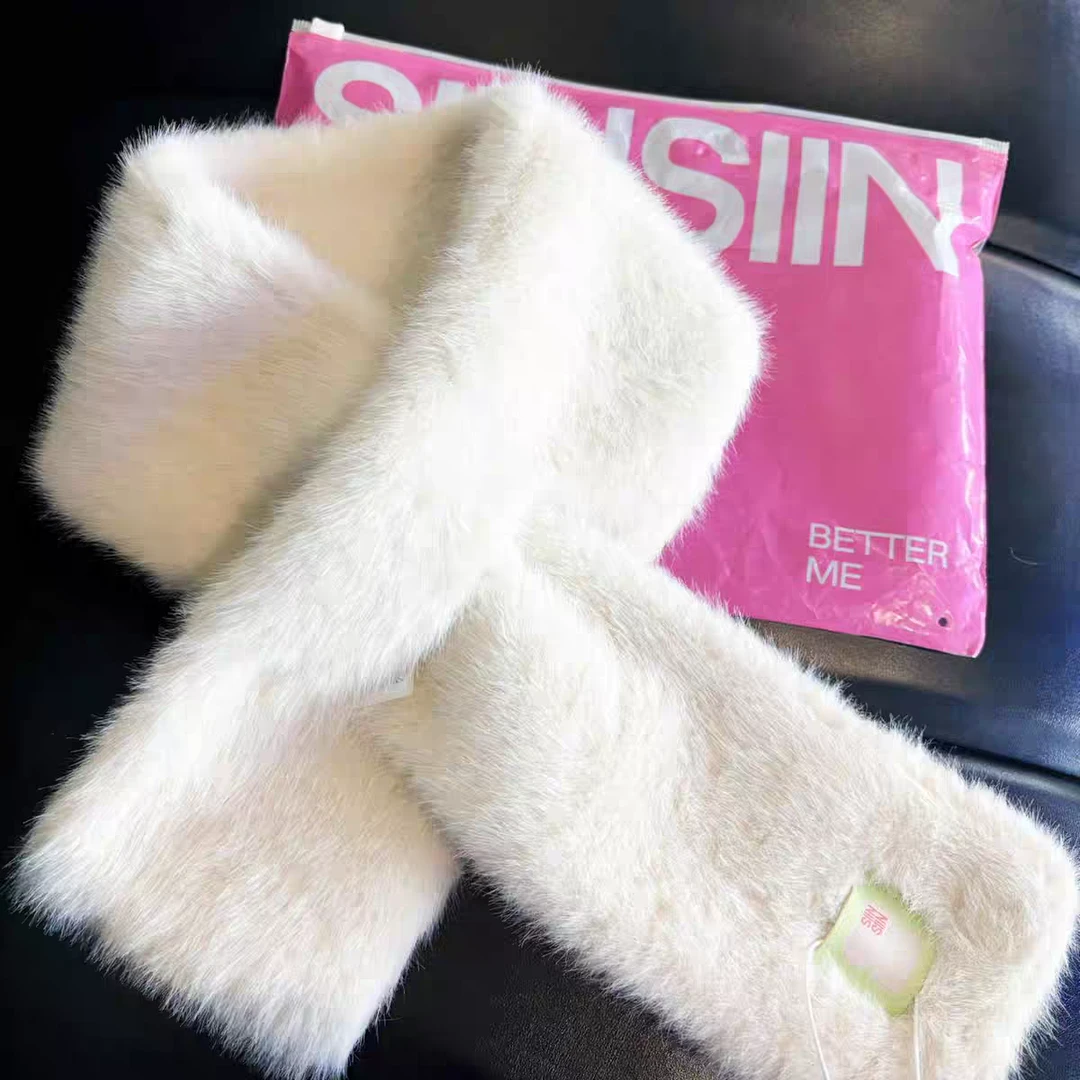 冬季保暖米色男女情侣氛围感毛绒围巾