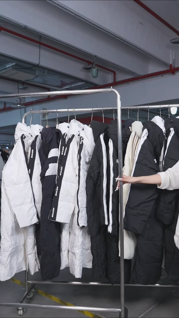 YKYB新款羽绒服 黑色M码