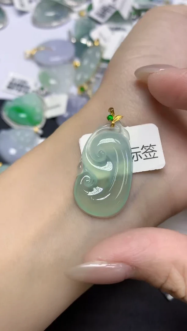 颈饰18K金镶嵌翡翠天然缅甸翡翠A货多样性发一件