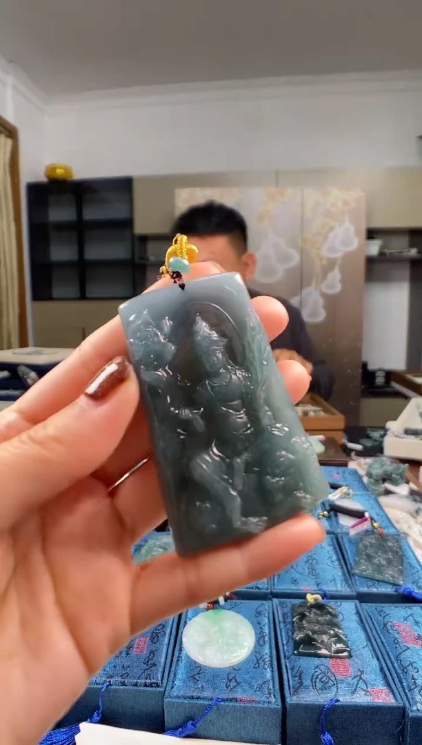 颈饰未镶嵌翡翠多样性发其一