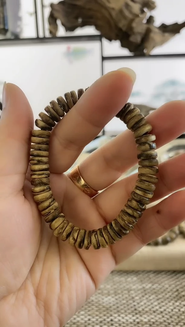 【闪购商品】沉香手串正区达拉干熟结老料片片珠9+MM单圈