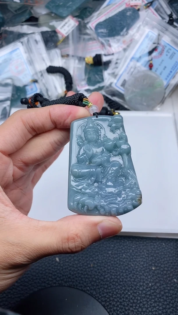 颈饰未镶嵌翡翠