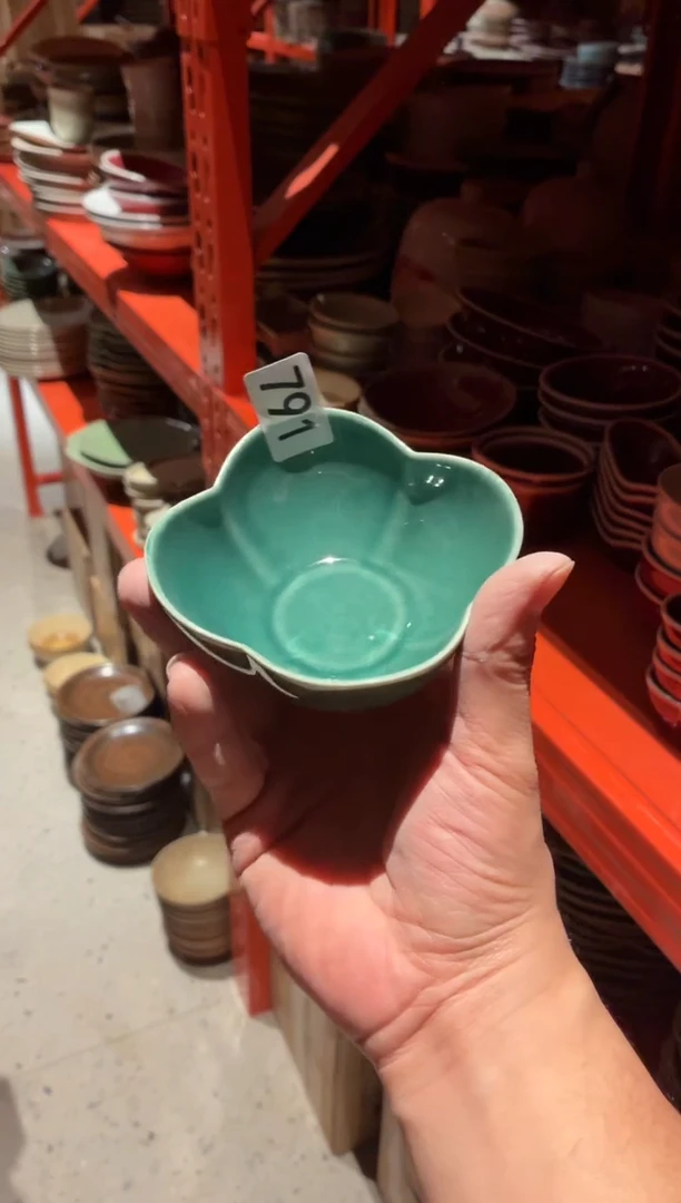 瓷片闵*791微瑕翠绿花瓣小碟1个