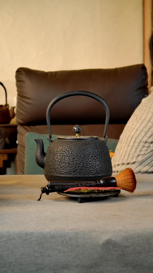 Y**W吉春堂铁壶111