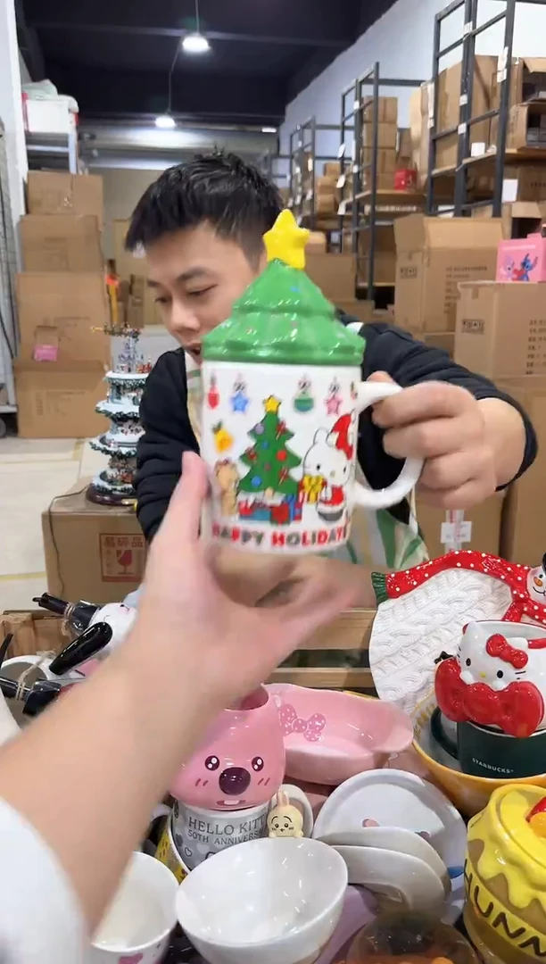 瓷片圣诞树kt猫带盖杯