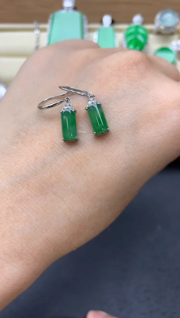 翡翠18K金镶嵌耳饰497-中国好珍宝