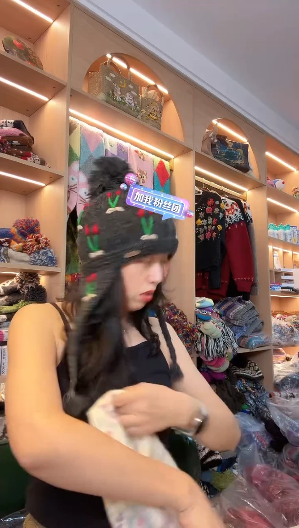 高级深灰刺绣护耳帽