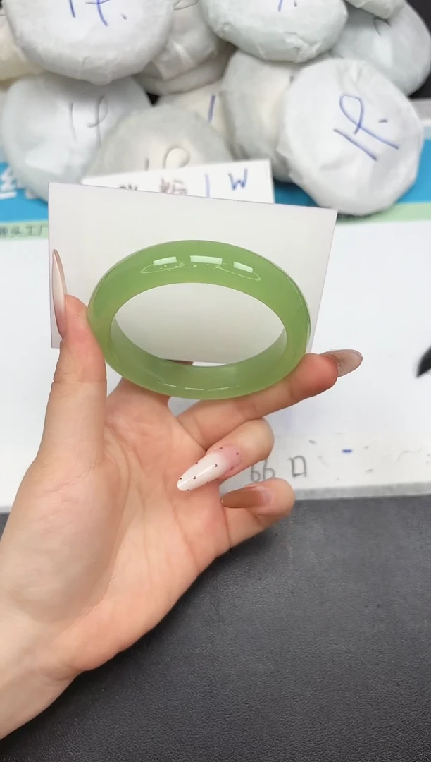 未镶嵌手镯石英质玉A321/52.7