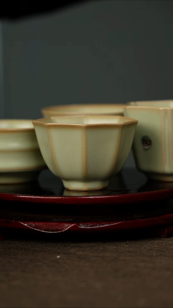 全品 粉青 八方杯 带底款