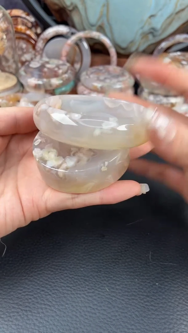 石英质玉手镯（圆镯）未镶嵌59