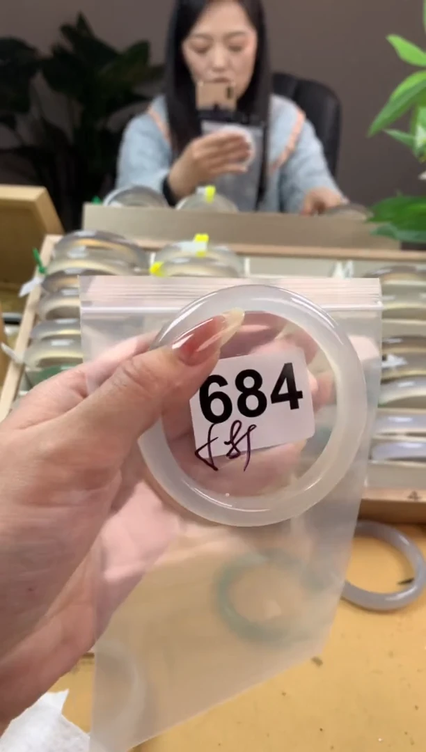 【闪购商品】玛瑙/玉髓手镯未镶嵌684