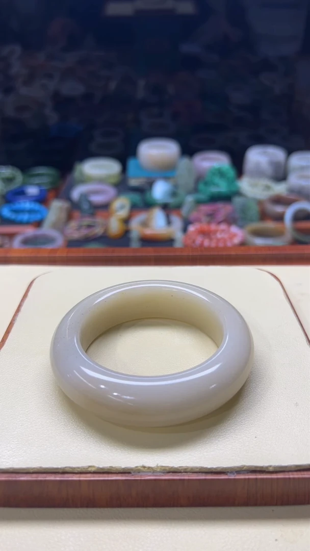 未镶嵌手镯石英质玉浚**咪049