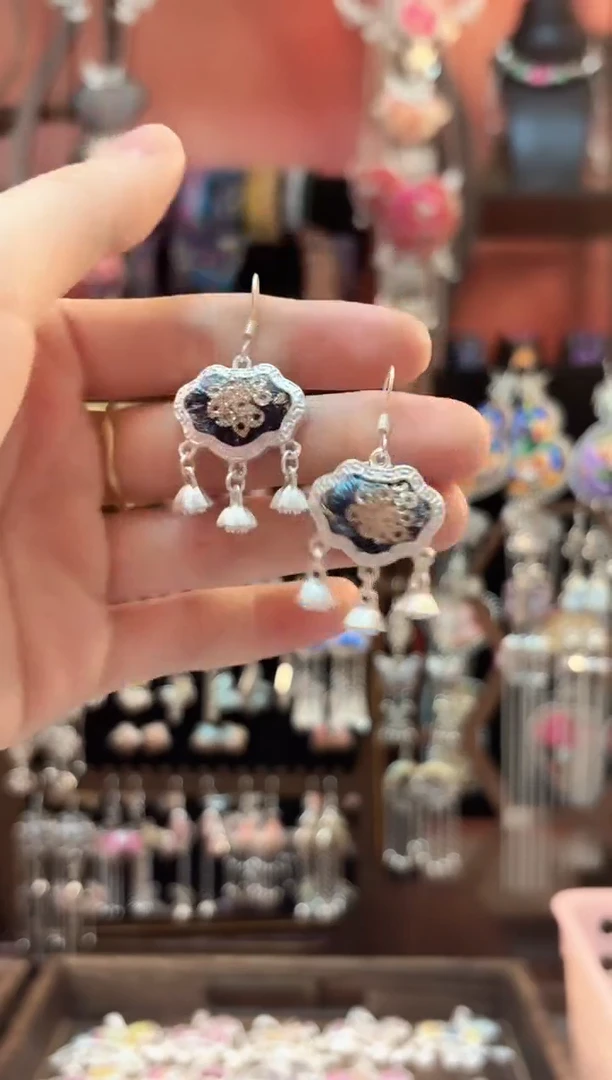 织绣云织谣民族风精美饰品   340