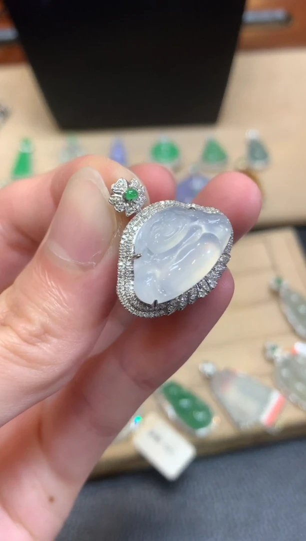 翡翠18K金镶嵌颈饰佛公【无服务费】