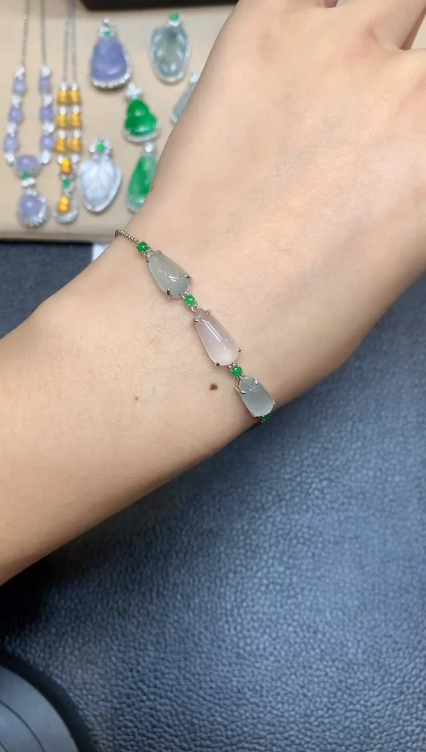 18K金镶嵌手链翡翠福瓜【无服务费