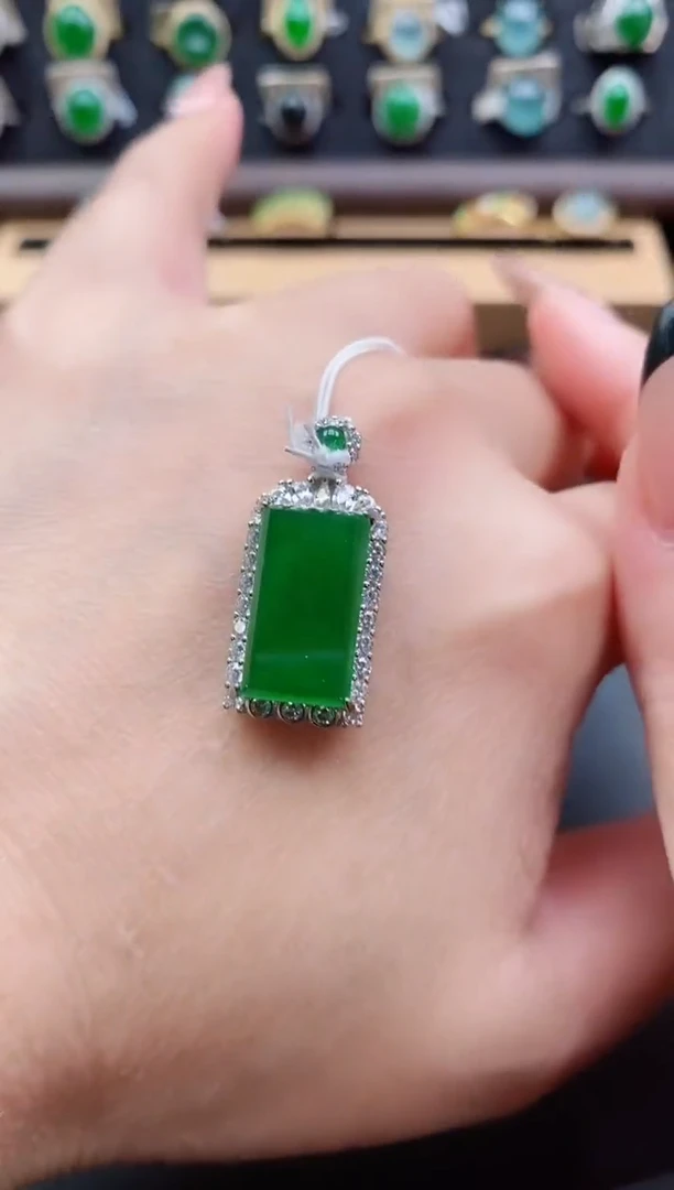 吊坠(赠链)银S925镶嵌翡翠1