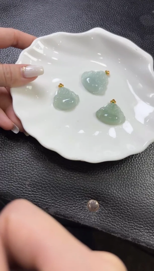 18K金镶嵌挂件翡翠多样性发一件佛公