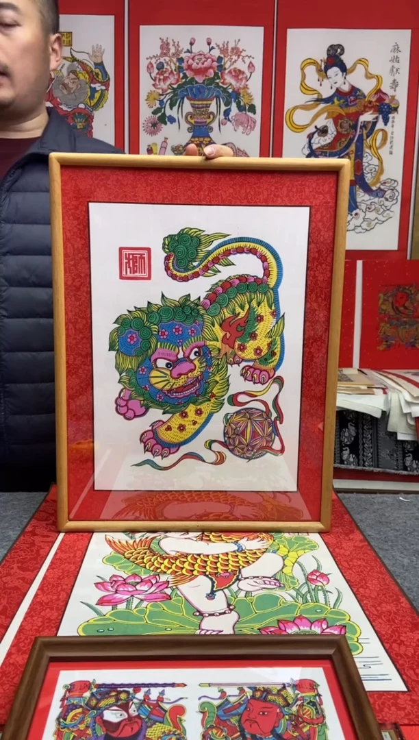 狮子滚绣球精裱装柚木框手工制作精品
