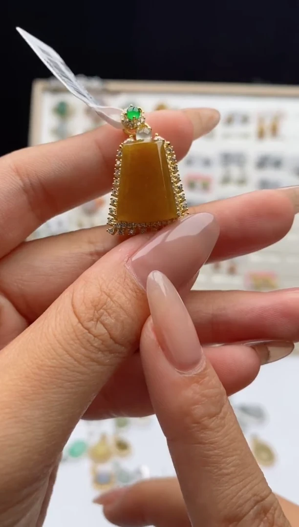 翡翠戒指未镶嵌吃****皮天然A货翡翠