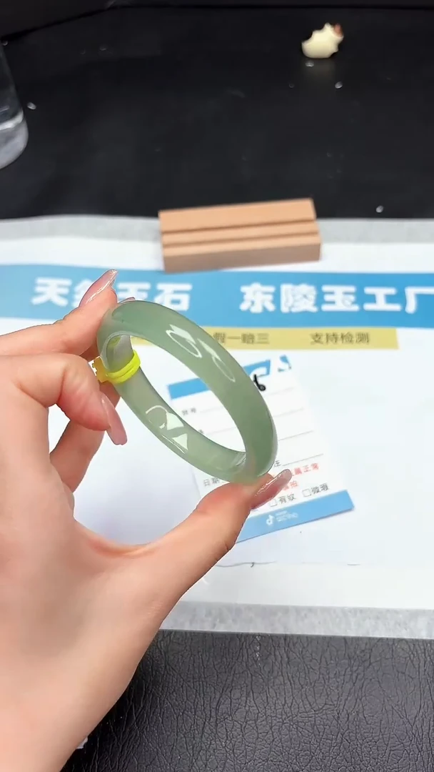 石英质玉手镯未镶嵌356-58.1