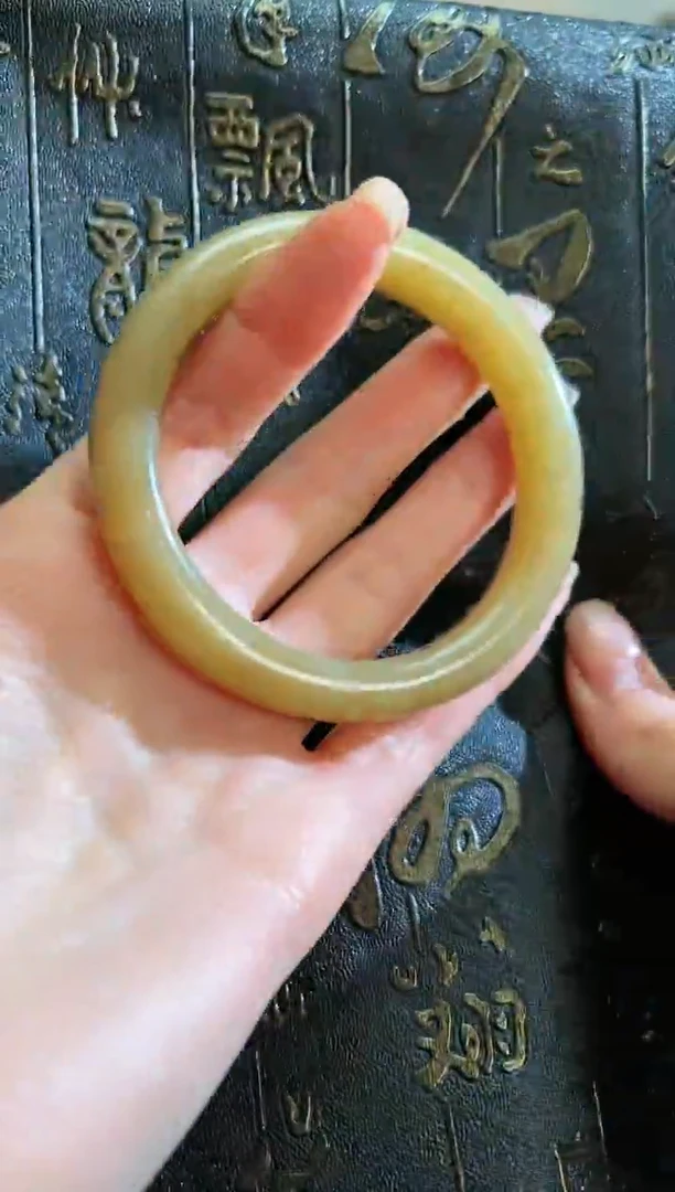 【闪购商品】和田玉手镯未镶嵌和田玉