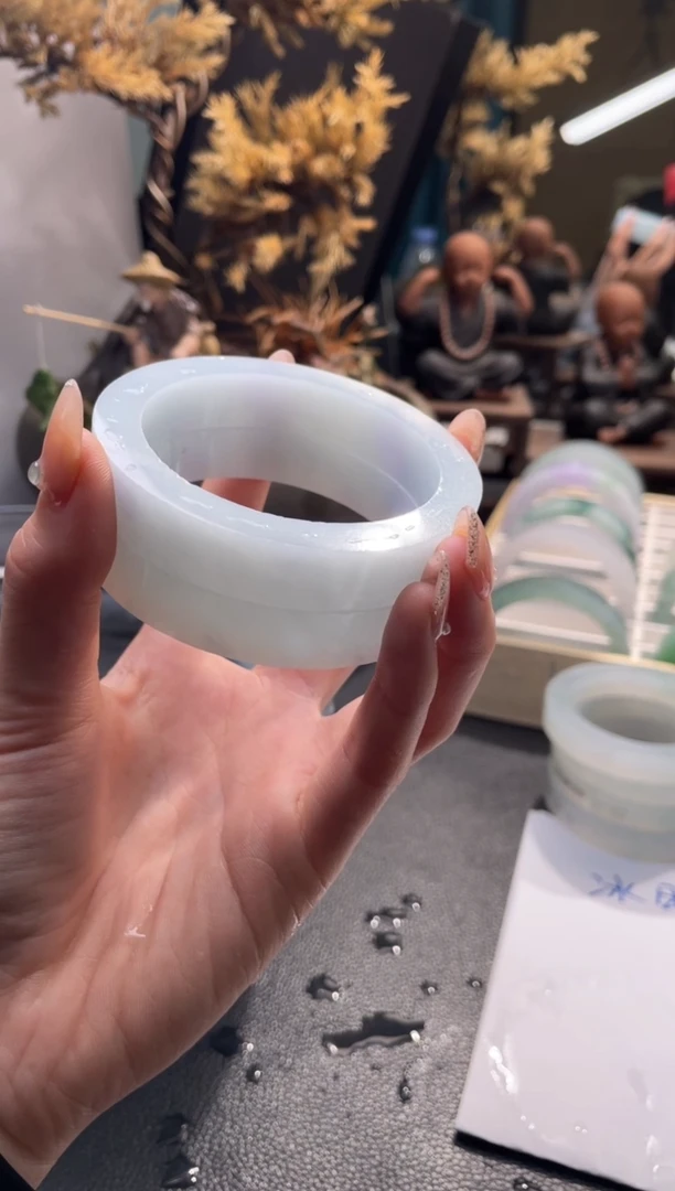 未镶嵌正圈定制翡翠定制手镯不退不换多样性发一件