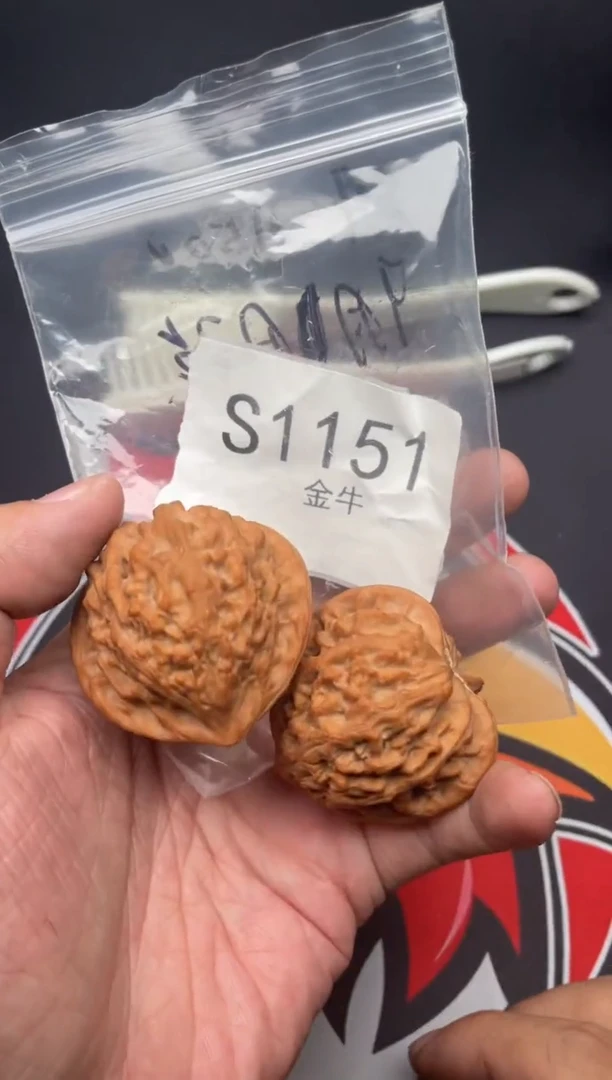 吊坠文玩核桃金牛41+