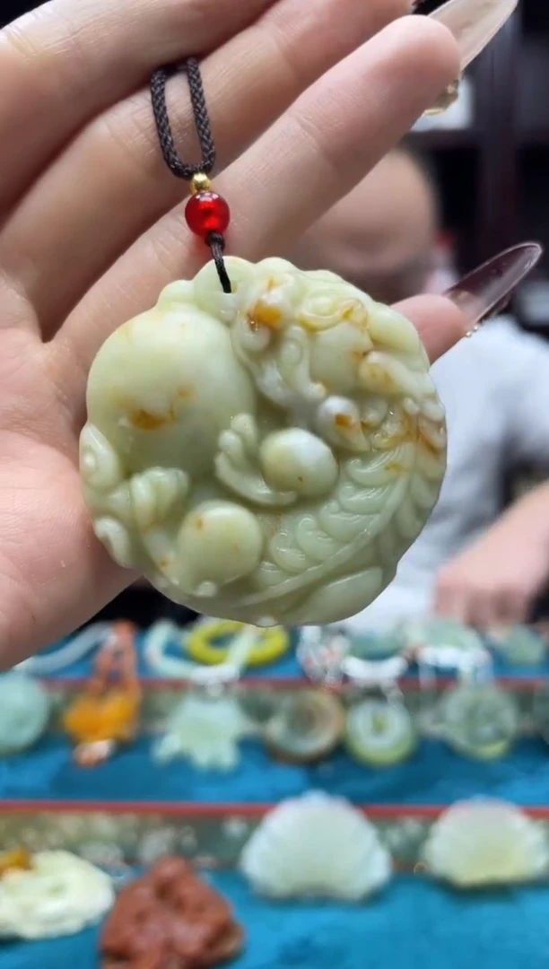 未镶嵌岫玉吊坠·