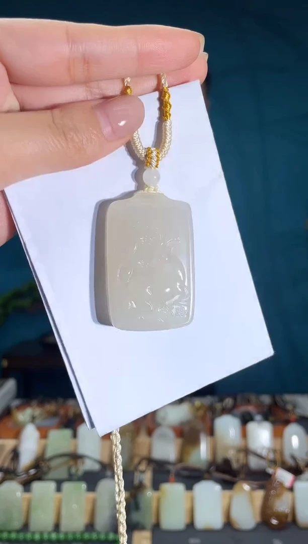 颈饰未镶嵌和田玉1