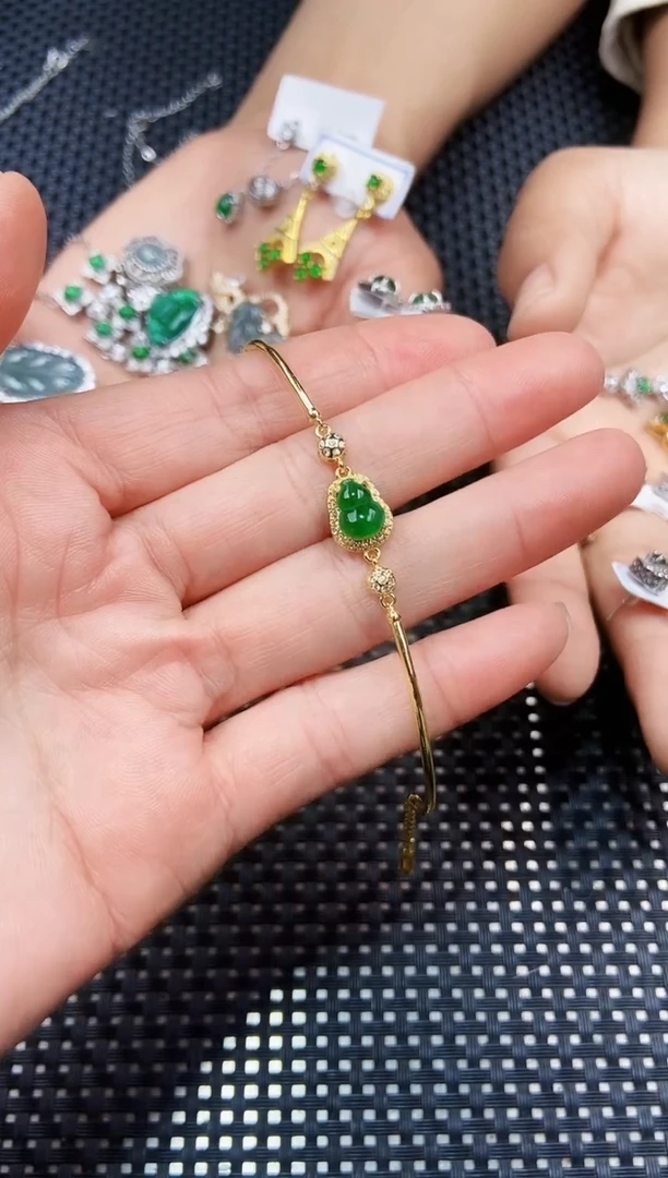 【闪购商品】翡翠手链未镶嵌111111111