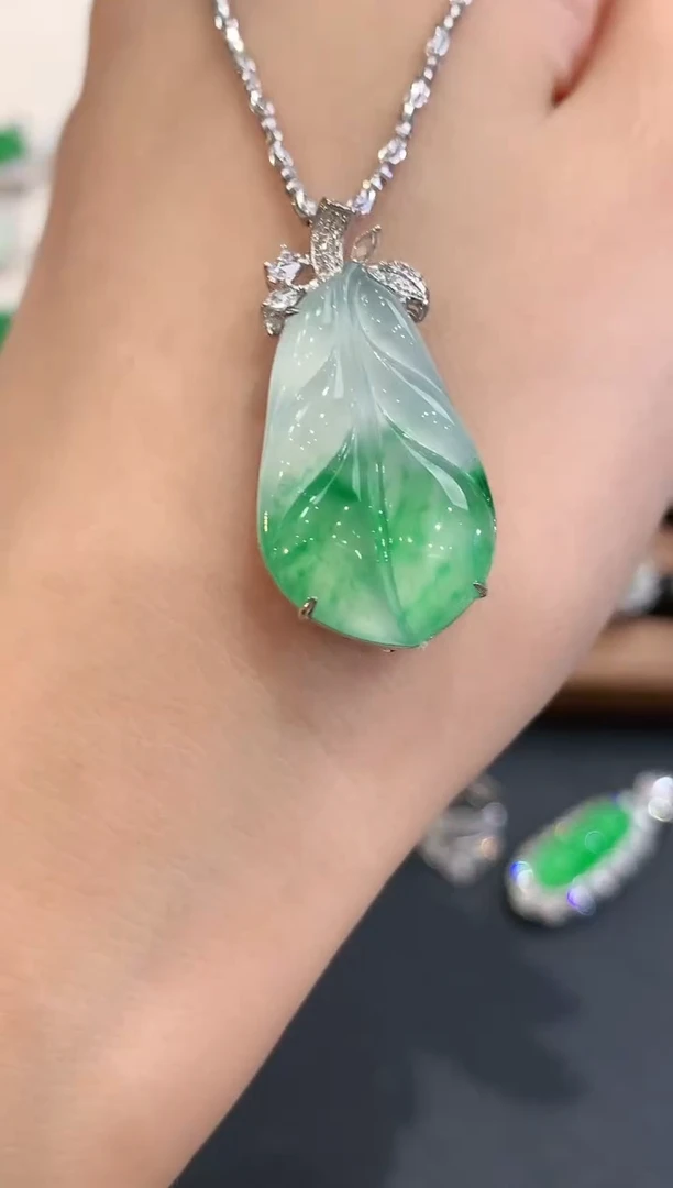 吊坠(不含链)18K金镶嵌翡翠q72