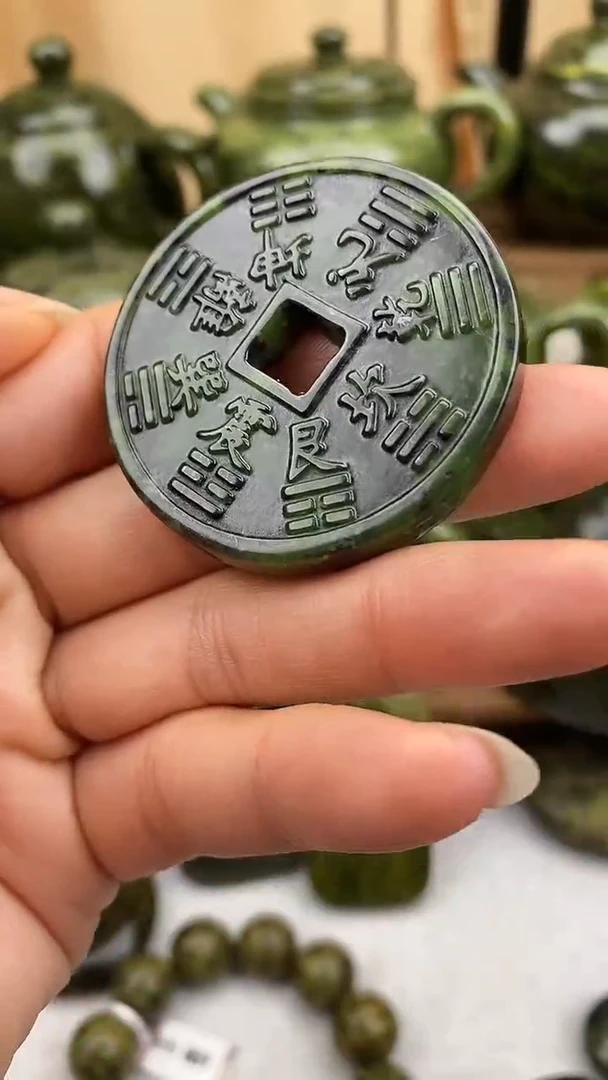 【闪购商品】蛇纹石玉山鬼未镶嵌山鬼