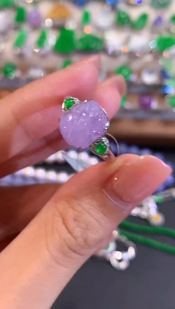 18K金镶嵌戒指翡翠a61紫货有色差