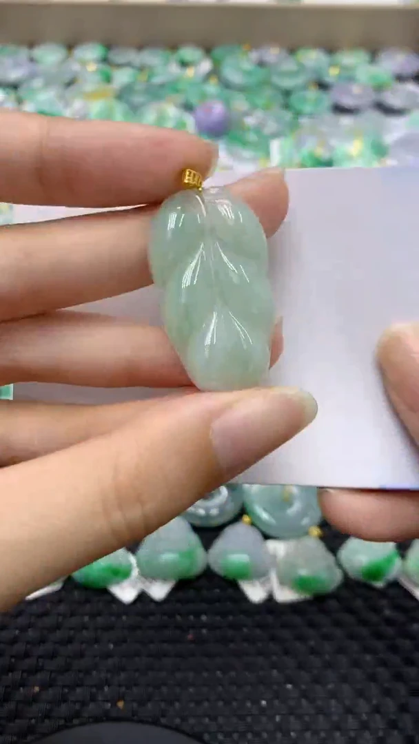 翡翠18K金镶嵌颈饰天然缅甸翡翠A货