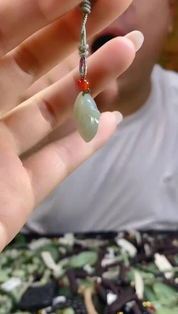 和田玉未镶嵌颈饰多样性发货，拍一发一