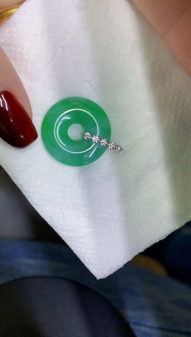 颈饰18K金镶嵌翡翠缅甸天然翡翠A货