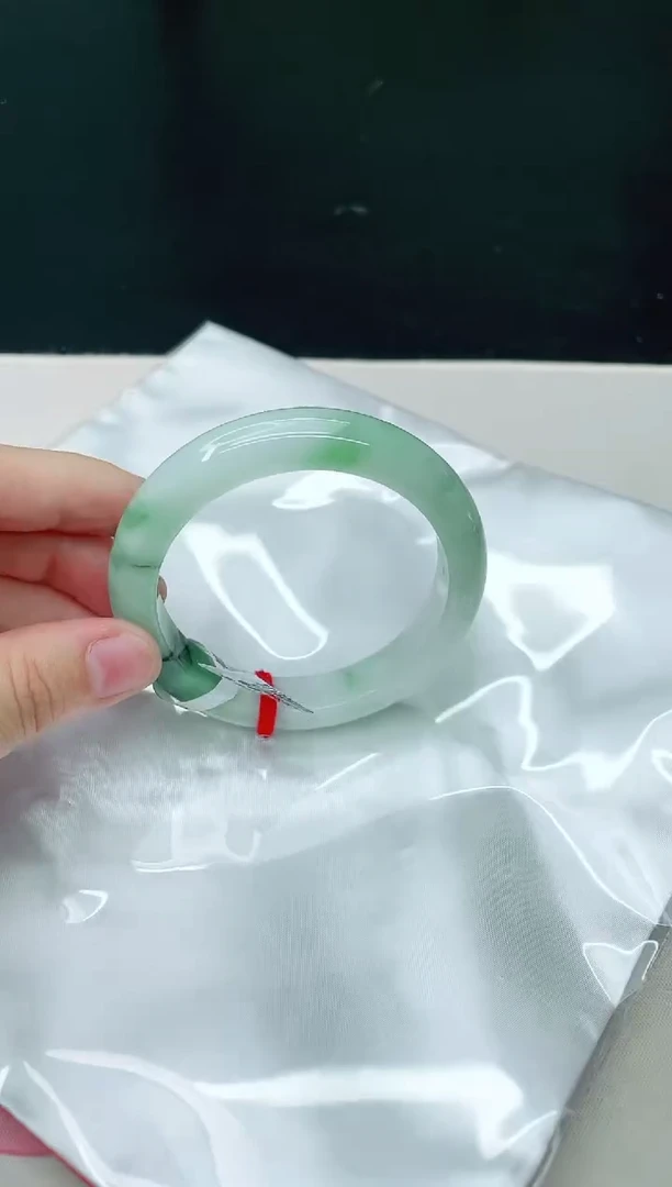 翡翠未镶嵌手镯天然A货翡翠56.5