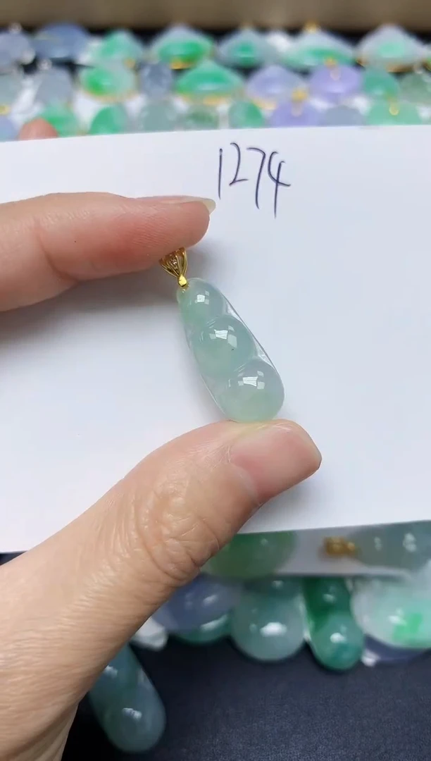 翡翠未镶嵌颈饰 天然缅甸翡翠A货