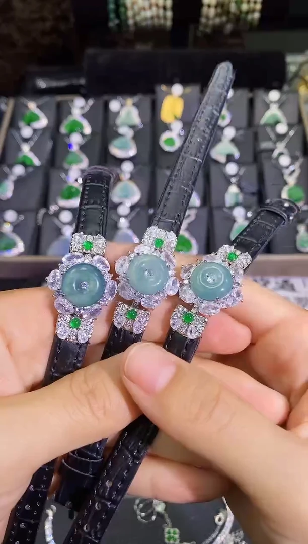 【闪购商品】翡翠吊坠(赠链)未镶嵌平安扣