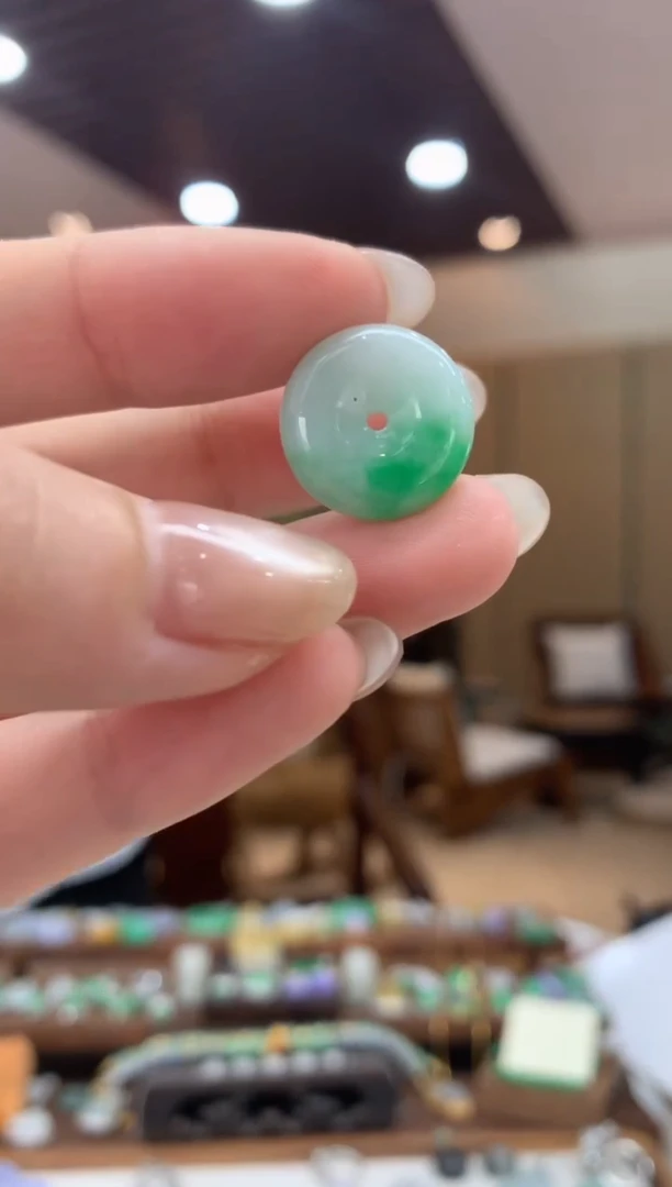 翡翠未镶嵌吊坠(不含链)平安扣