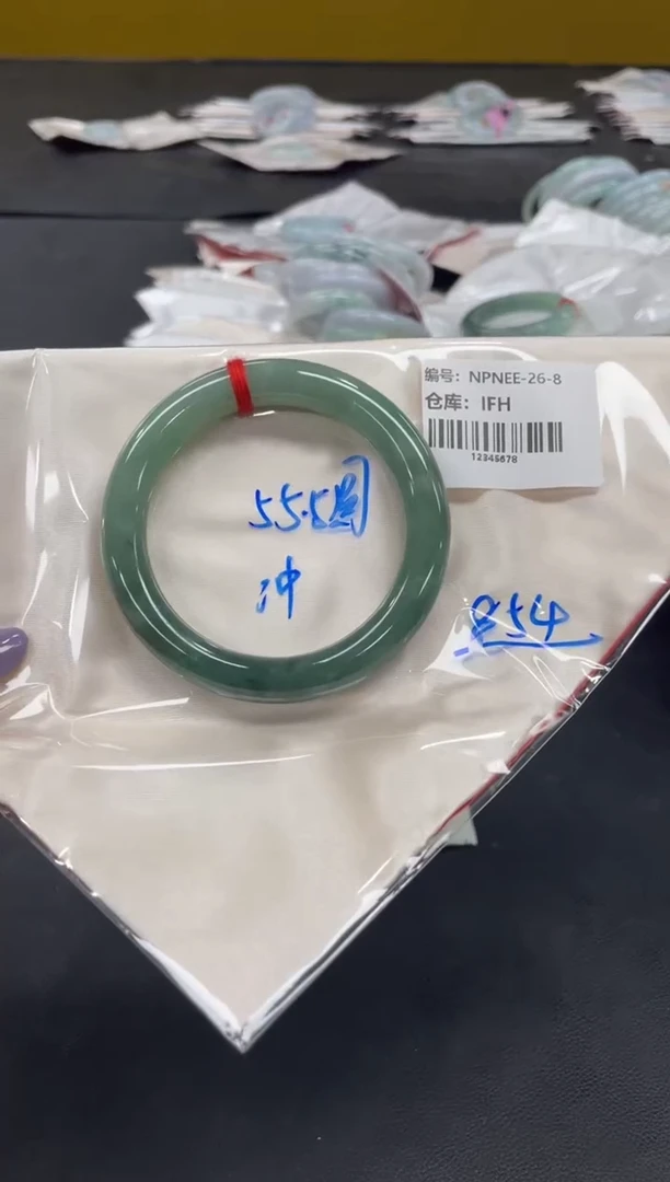 未镶嵌手镯翡翠翡翠手镯