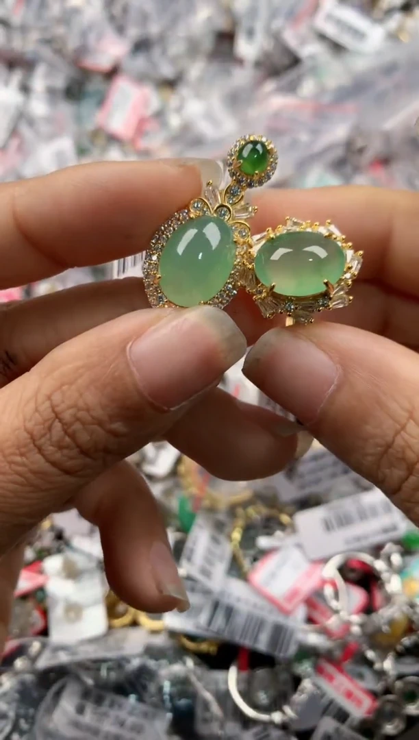 银S925镶嵌戒指翡翠666         2