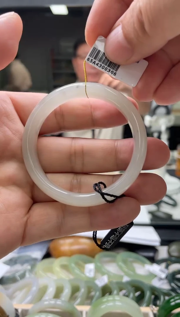 【闪购商品】和田玉手镯未镶嵌编码0305 圈口50-51