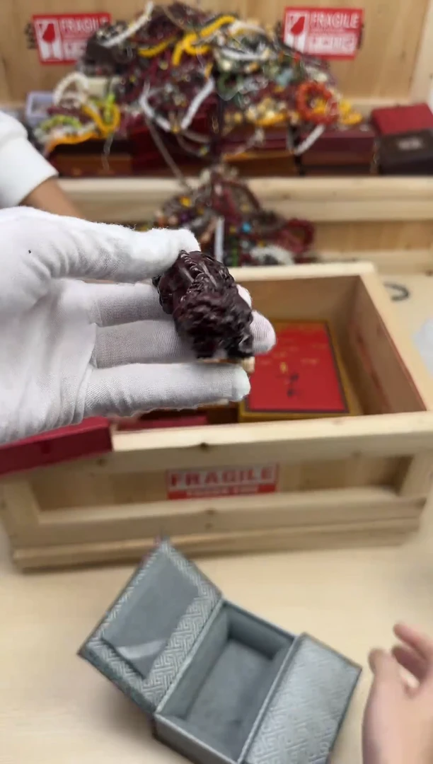 染料紫檀（血檀）把件0000000000000000000000000