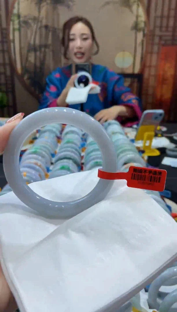【闪购商品】翡翠手镯未镶嵌00008855